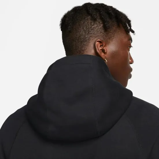 Кофта Nike Sportswear Tech Fleece Pullover FB8016-010