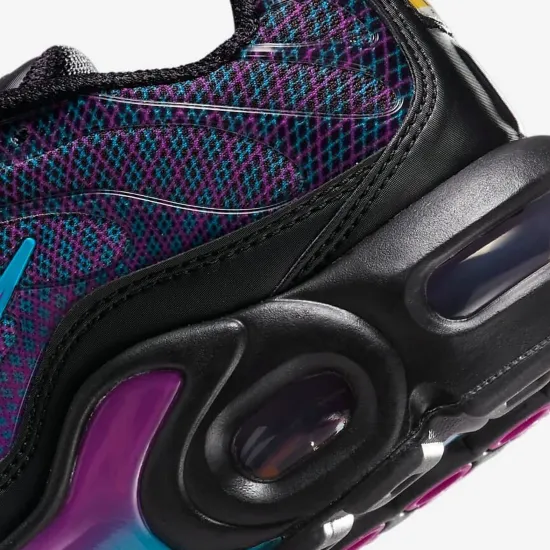 Кросівки Nike Air Max Plus FB8027-001