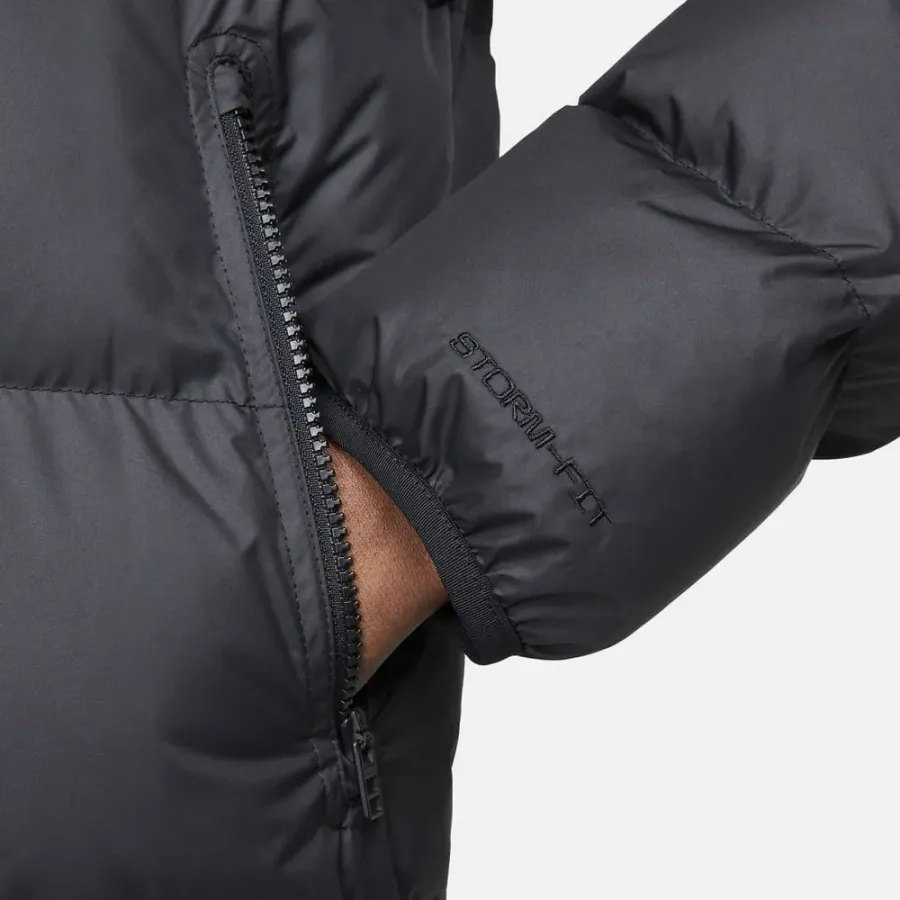 Куртка Nike Storm-fit Windrunner Primaloft FB8185-010