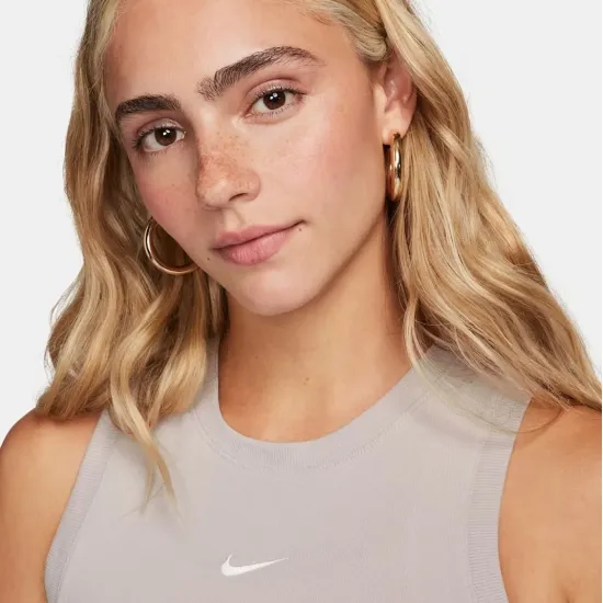 Майка Nike Sportswear Chill Knit Tight Cropped Mini-Rib FB8279-019