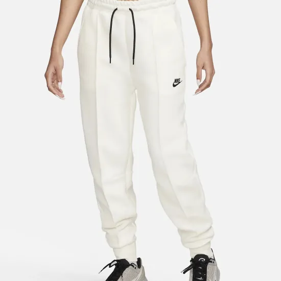 Спортивні штани Nike Sportswear Tech Fleece FB8330-110