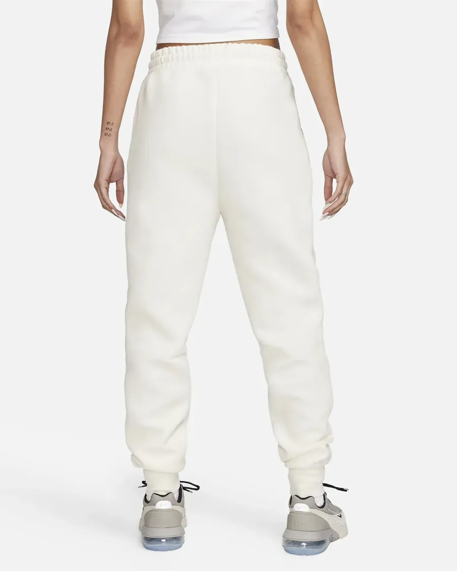 Спортивні штани Nike Sportswear Tech Fleece FB8330-110