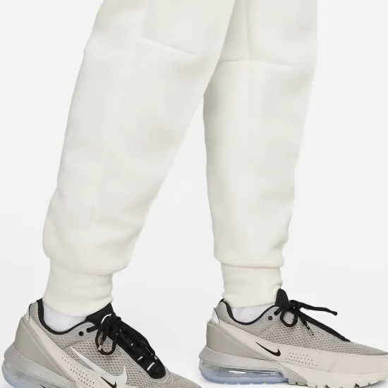Спортивні штани Nike Sportswear Tech Fleece FB8330-110