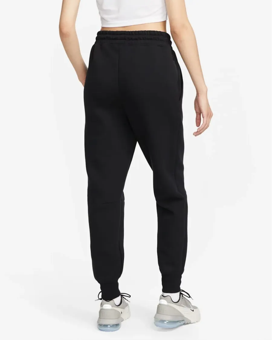 Костюм Nike Sportswear Tech Fleece Windrunner FB8338-010_FB8330-010