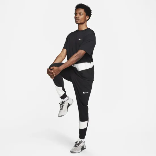 Футболка Nike Dri-Fit UV Hyverse Energy Top FB8579-010