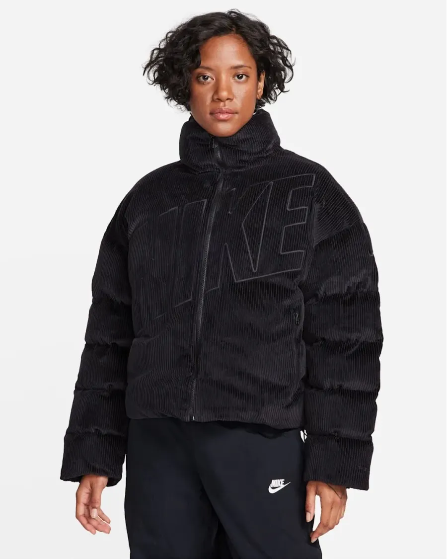 Куртка Nike Sportswear Essential Therma-FIT FB8727-010