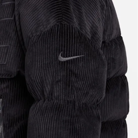 Куртка Nike Sportswear Essential Therma-FIT FB8727-010