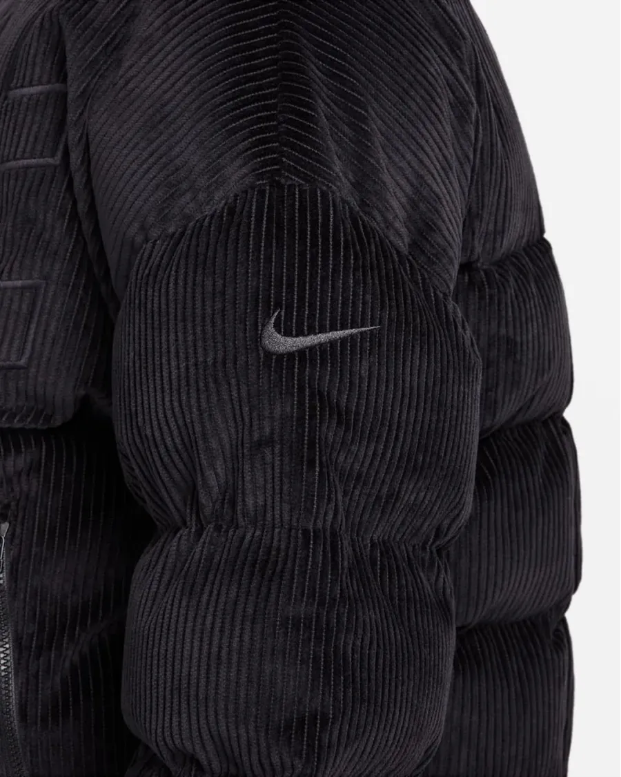 Куртка Nike Sportswear Essential Therma-FIT FB8727-010