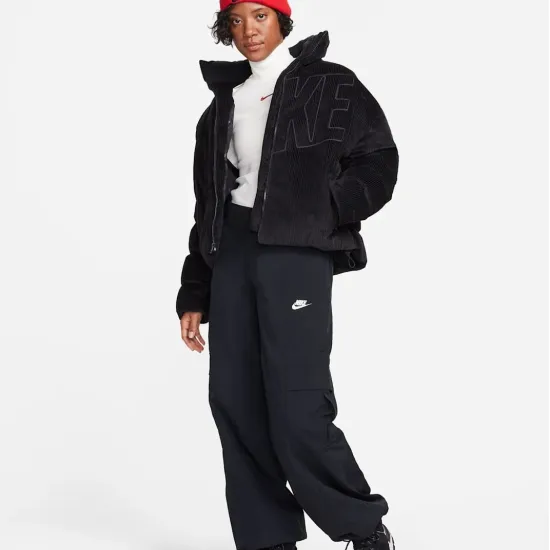 Куртка Nike Sportswear Essential Therma-FIT FB8727-010