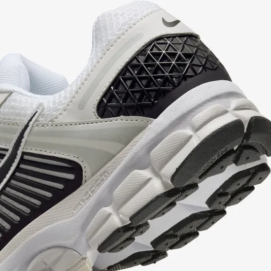 Кросівки Nike Air Zoom Vomero 5 FB9149-101