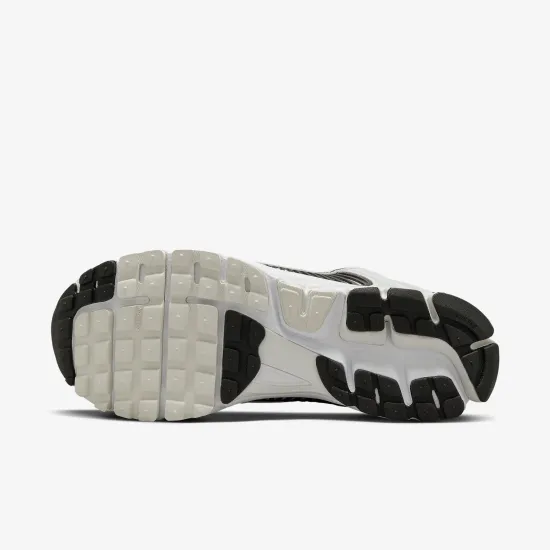 Кросівки Nike Air Zoom Vomero 5 FB9149-101