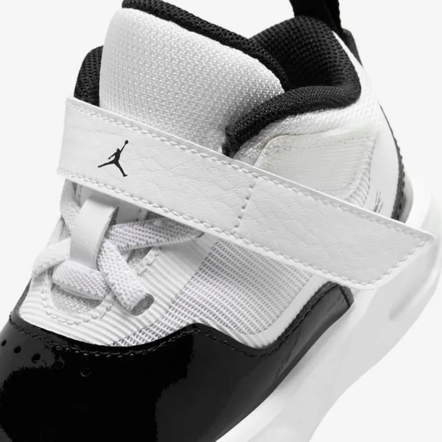 Кросівки Nike Stay Loyal 3 FB9924-106