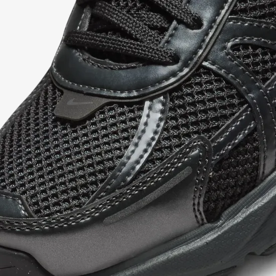 Кросівки Nike V2K Run FD0736-001