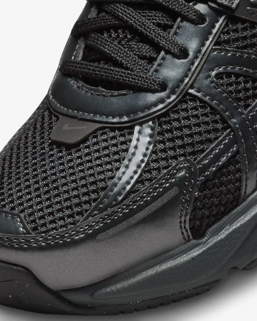 Кросівки Nike V2K Run FD0736-001