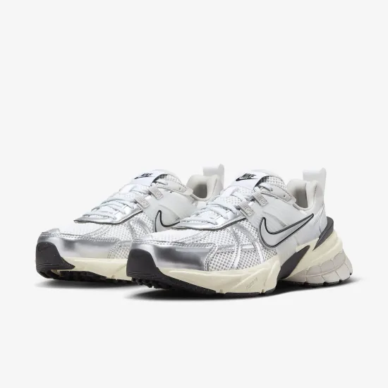 Кросівки Nike V2K Run FD0736-100