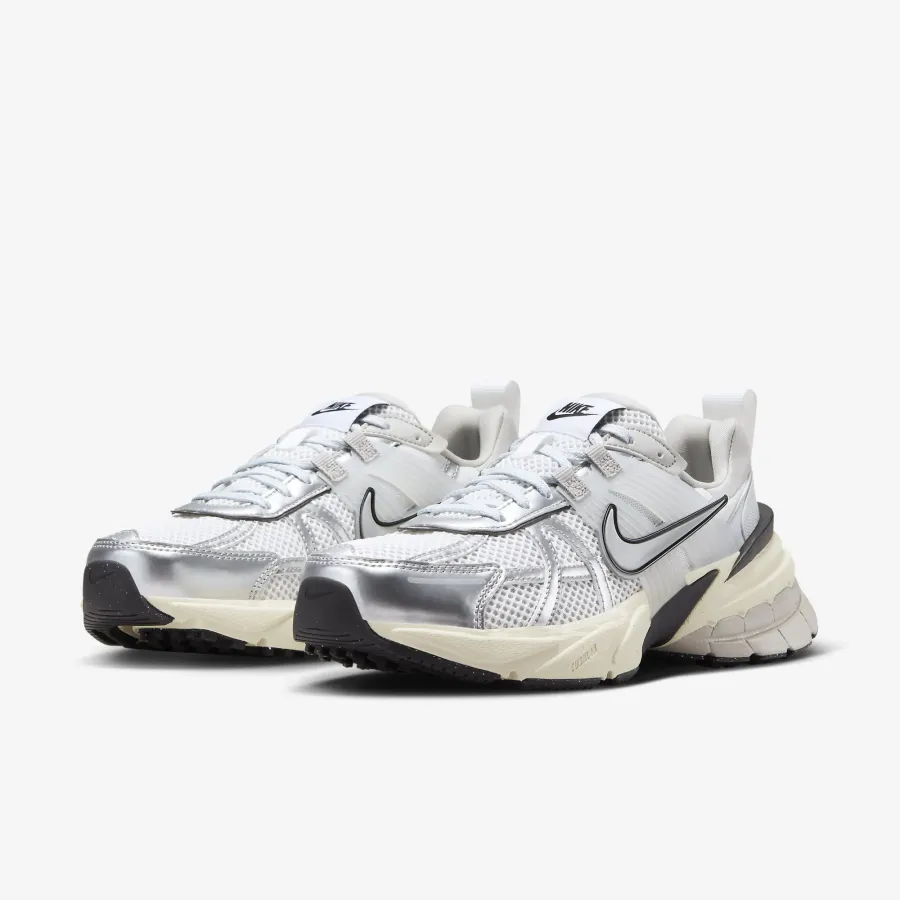 Кросівки Nike V2K Run FD0736-100