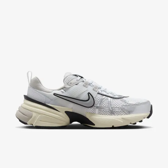 Кросівки Nike V2K Run FD0736-100
