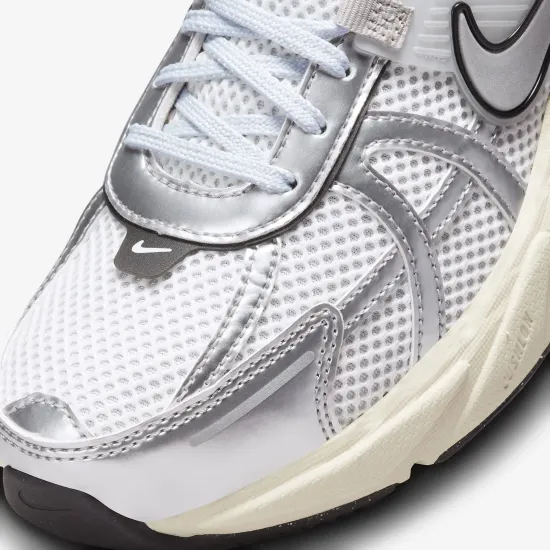 Кросівки Nike V2K Run FD0736-100