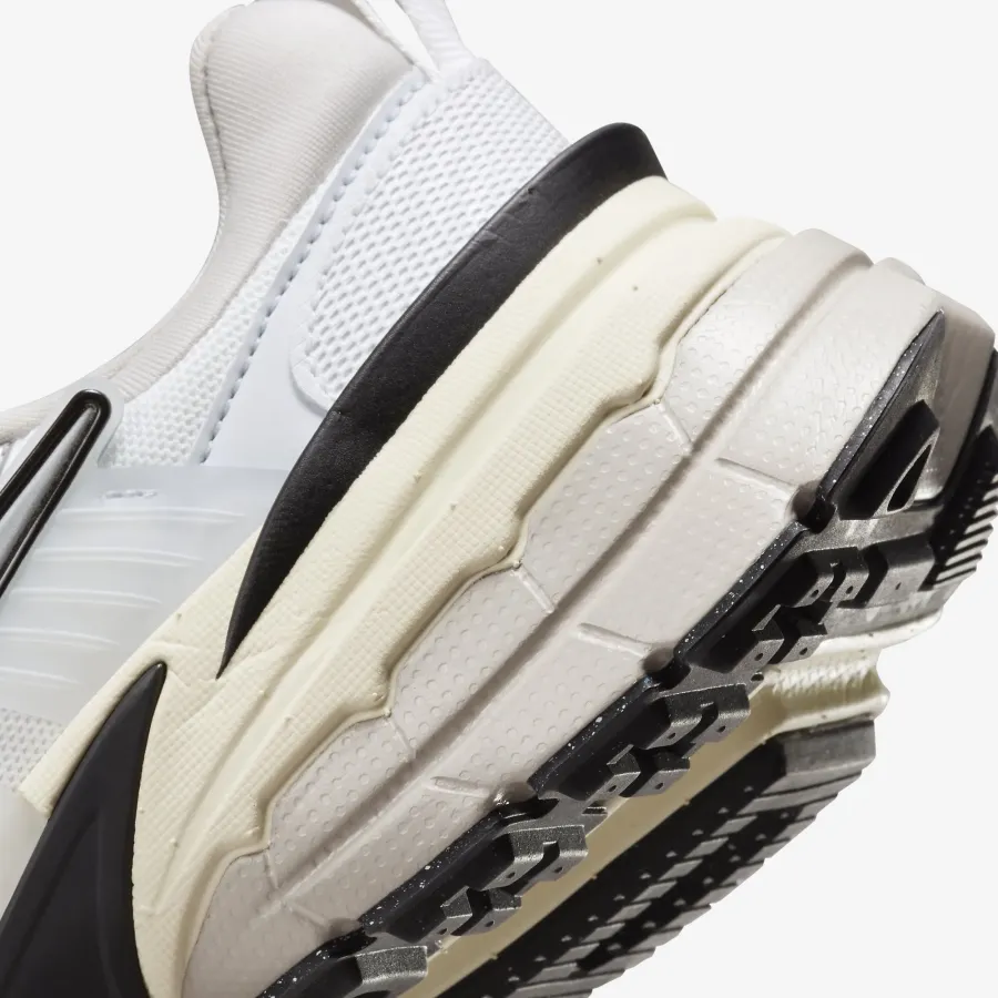 Кросівки Nike V2K Run FD0736-100