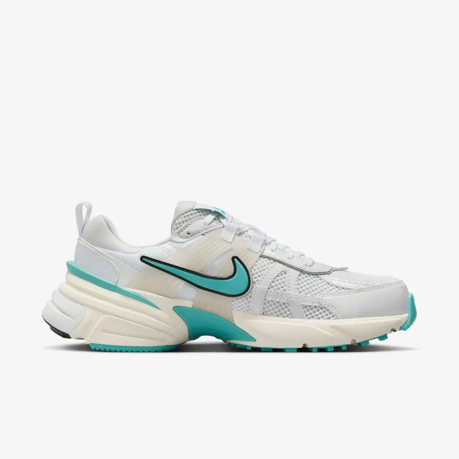 Кросівки Nike V2K Run FD0736-105