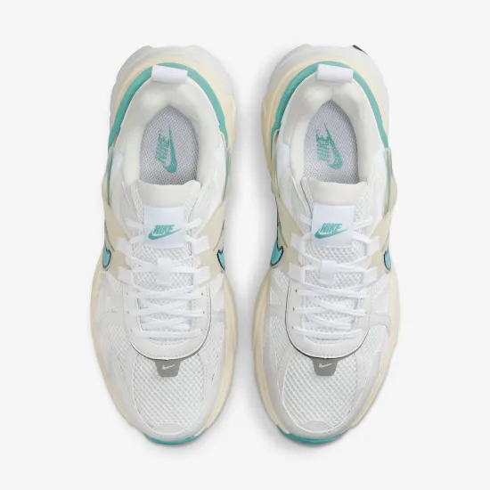 Кросівки Nike V2K Run FD0736-105