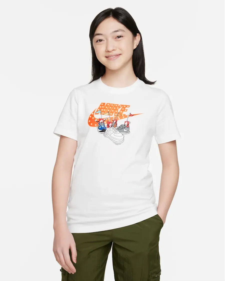 Футболка Nike Sportswear Boxy Tee FD0844-100