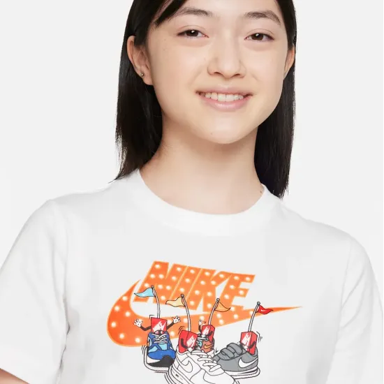 Футболка Nike Sportswear Boxy Tee FD0844-100