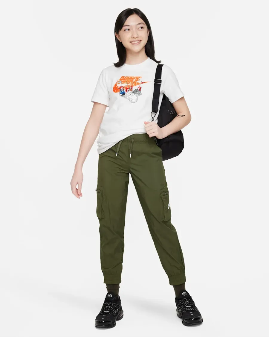 Футболка Nike Sportswear Boxy Tee FD0844-100