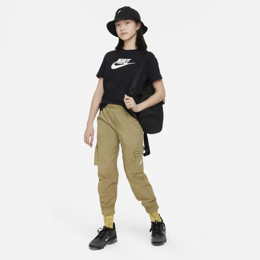 Футболка Nike Sportswear Tee FD0928-010