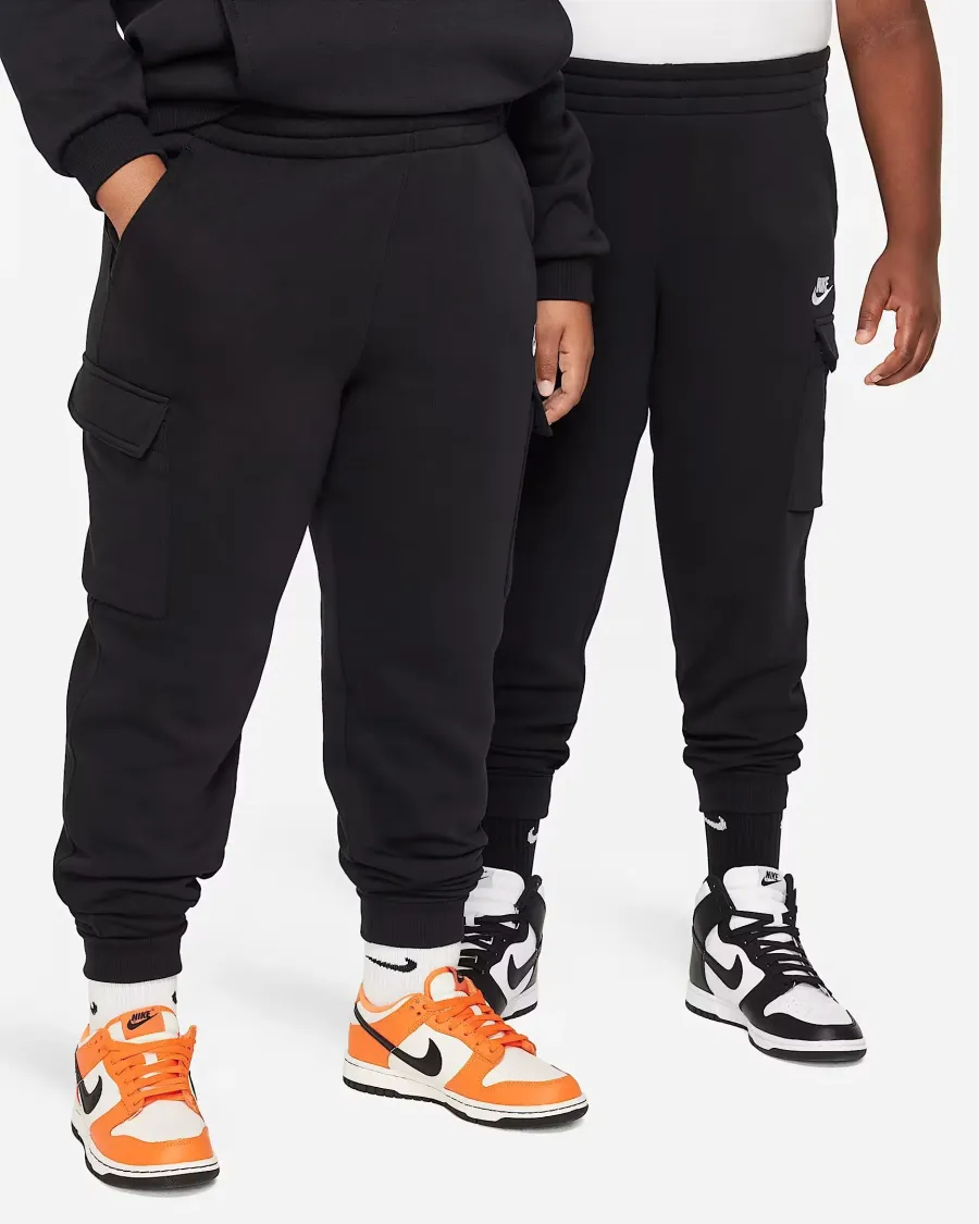 Штани Nike Sportswear Club Fleece Cargo FD3013-010