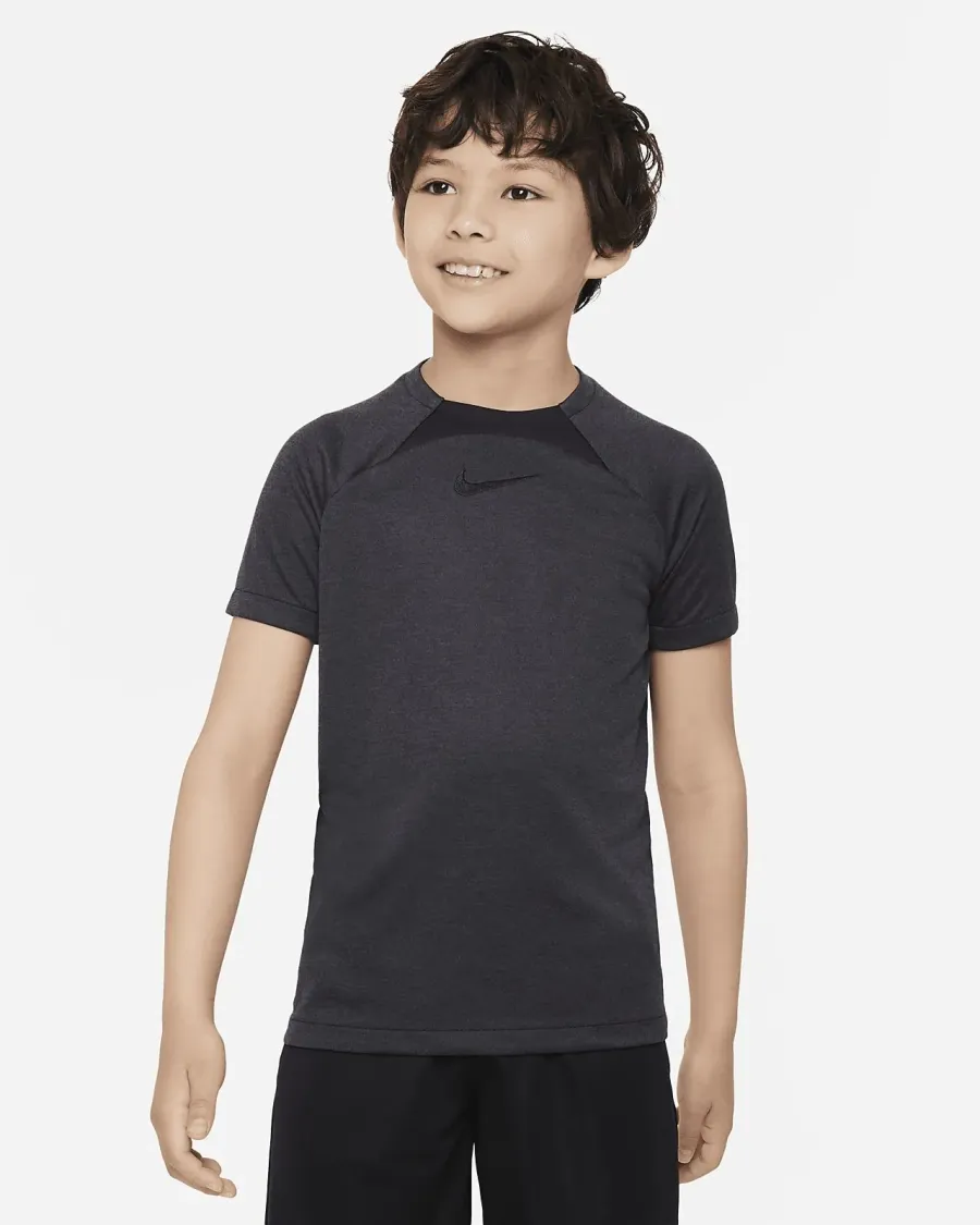 Футболка Nike Dri-FIT Academy Soccer FD3138-010