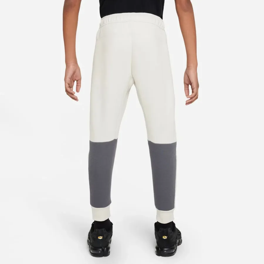 Штани Nike Sportswear Tech Fleece FD3287-072