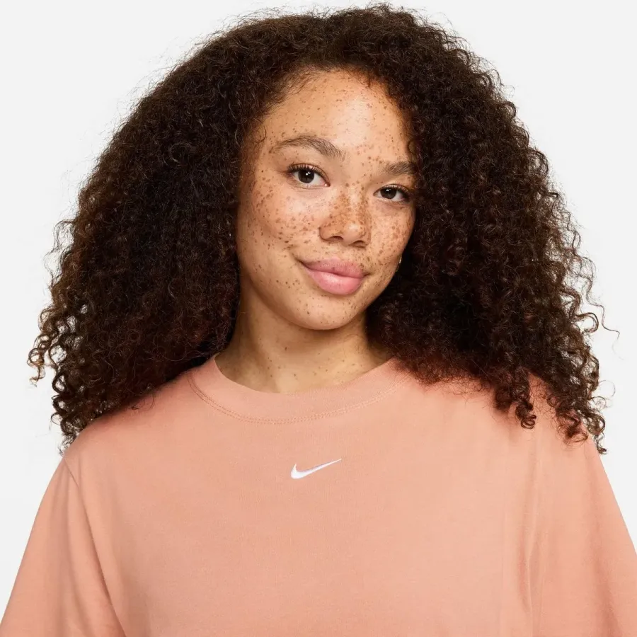 Футболка Nike Sportswear Essential Tee LBR FD4149-212