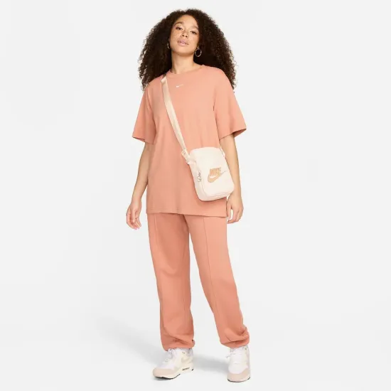 Футболка Nike Sportswear Essential Tee LBR FD4149-212