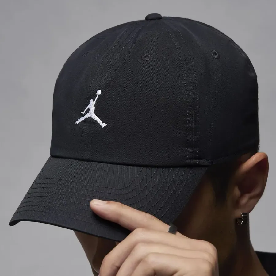 Кепка Nike Air Jordan Club Cap FD5185-010