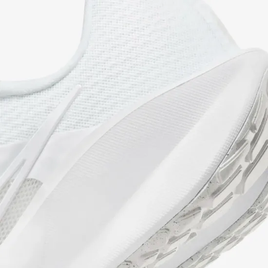Кросівки Nike Downshifter 13 Road Running FD6454-100