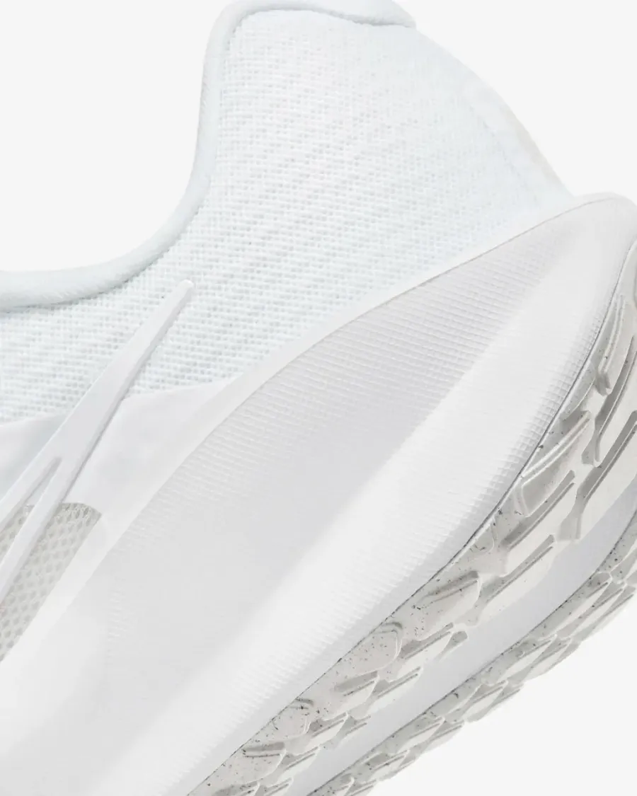 Кросівки Nike Downshifter 13 Road Running FD6454-100