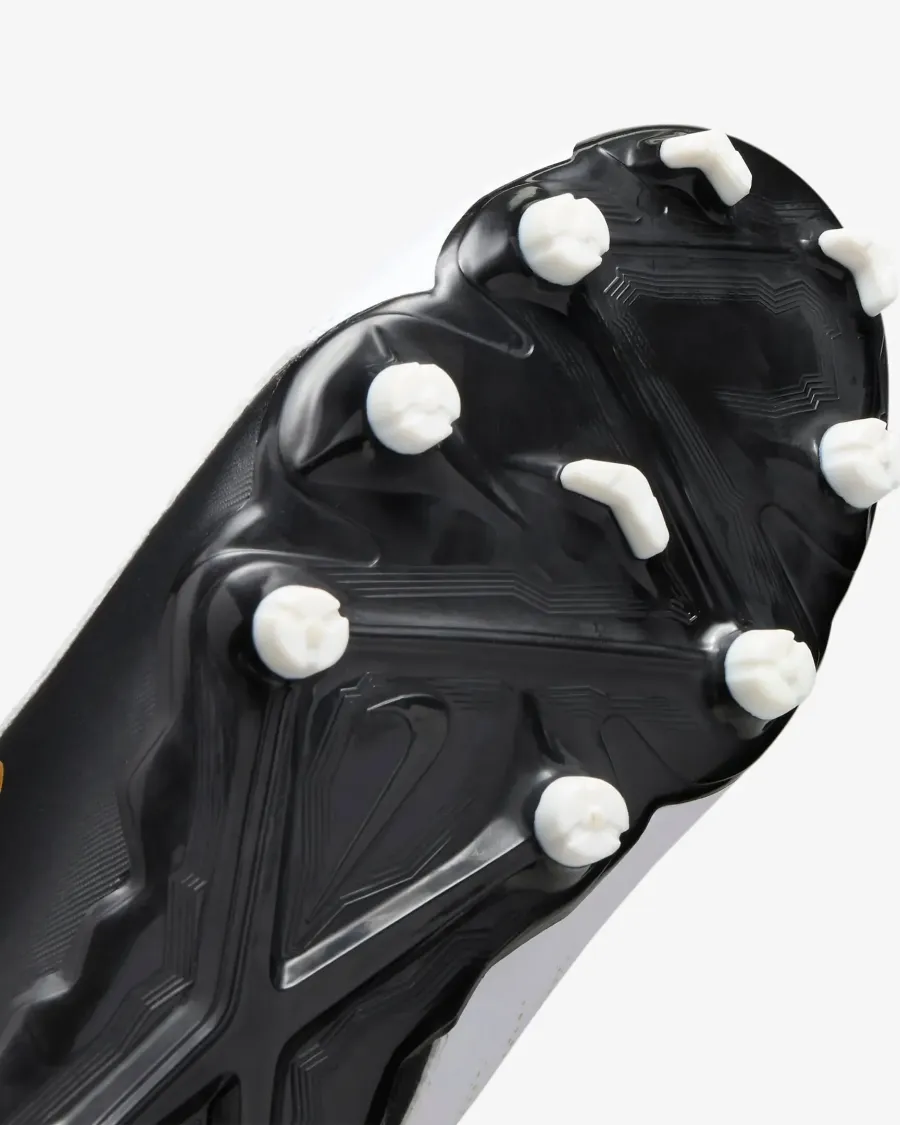 Бутси Nike Phantom GX 2 Academy MG FD6722-100