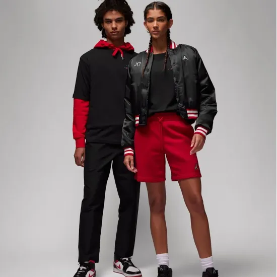 Футболка Nike Air Jordan Essentials Holiday Crew FD7010-010