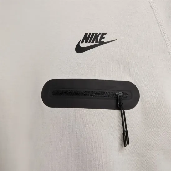 Лонгслів Nike Tech Fleece Lightweight Long-Sleeve Top FD9880-012