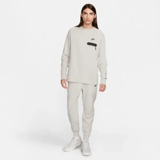 Лонгслів Nike Tech Fleece Lightweight Long-Sleeve Top FD9880-012