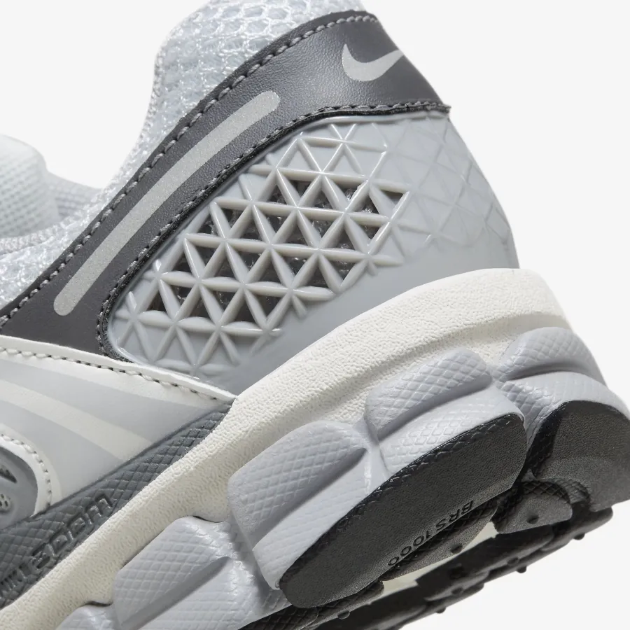 Кросівки Nike Air Zoom Vomero 5 FD9919-001
