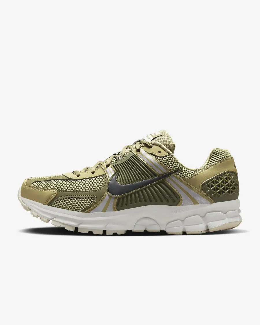 Кросівки Nike Air Zoom Vomero 5 FJ1915-200