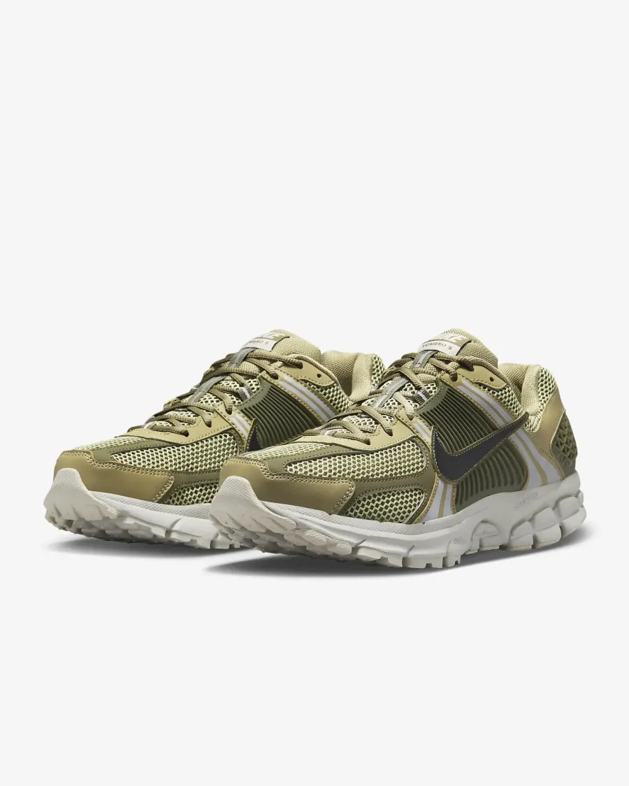 Кросівки Nike Air Zoom Vomero 5 FJ1915-200