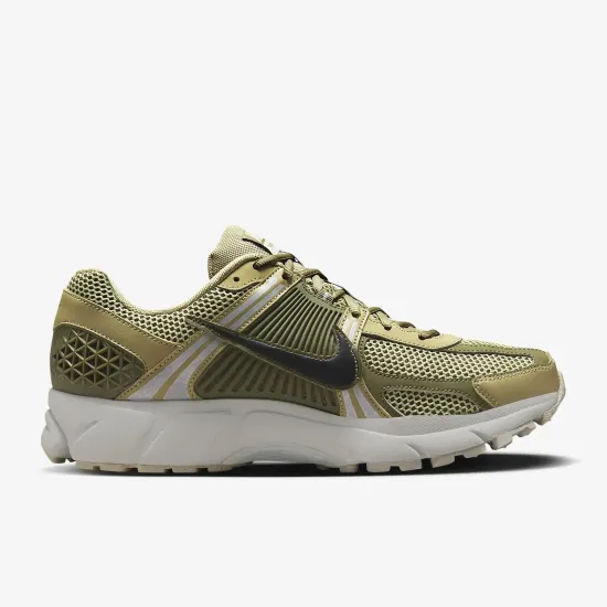 Кросівки Nike Air Zoom Vomero 5 FJ1915-200