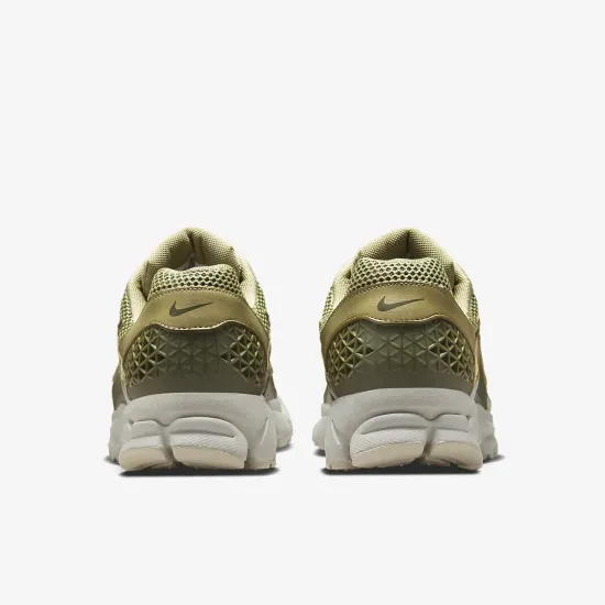 Кросівки Nike Air Zoom Vomero 5 FJ1915-200