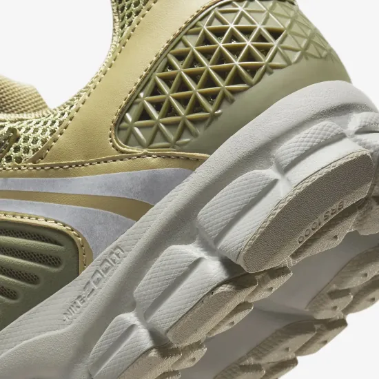 Кросівки Nike Air Zoom Vomero 5 FJ1915-200