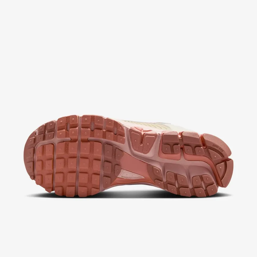Кросівки Nike Zoom Vomero 5 FJ2028-002