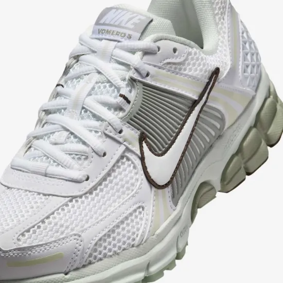 Кросівки Nike Zoom Vomero 5 FJ2028-103