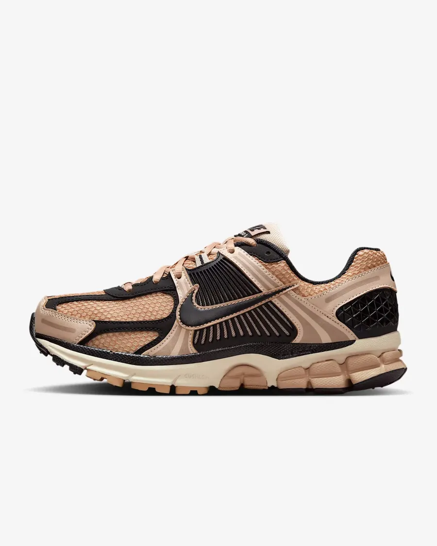 Кросівки Nike Zoom Vomero 5 FJ2028-106